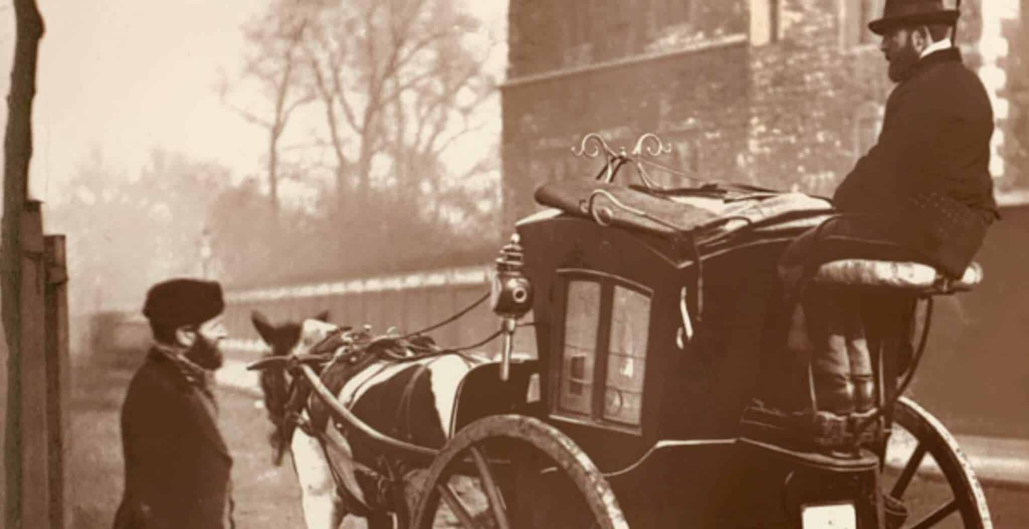 9 Types of Horse-Drawn Carriages (with Images)