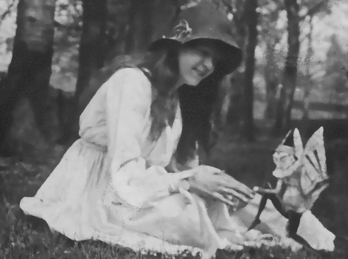 The Cottingley Fairies - Historic Uk